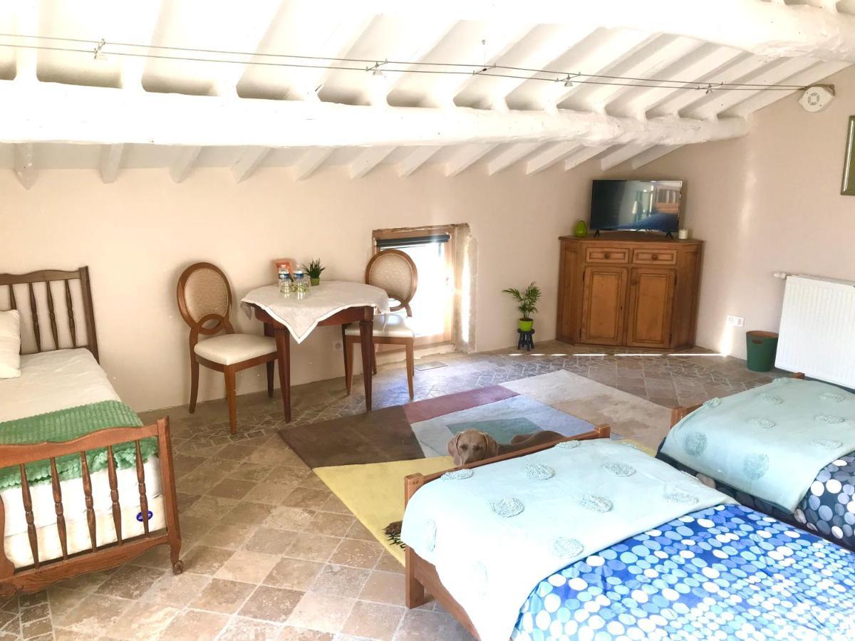 La Bergerie Des Amandiers Chambres Et Table D'Hotes Malataverne Εξωτερικό φωτογραφία