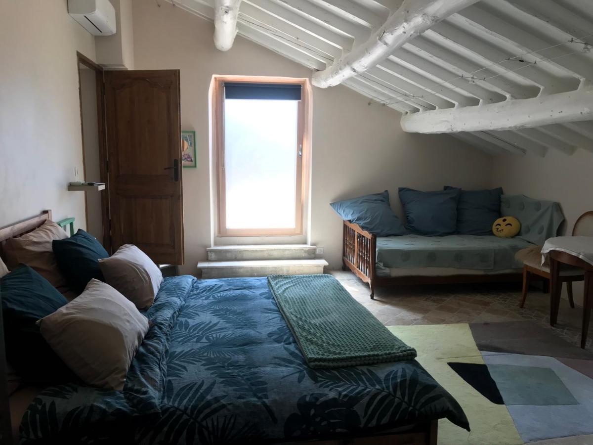 La Bergerie Des Amandiers Chambres Et Table D'Hotes Malataverne Εξωτερικό φωτογραφία