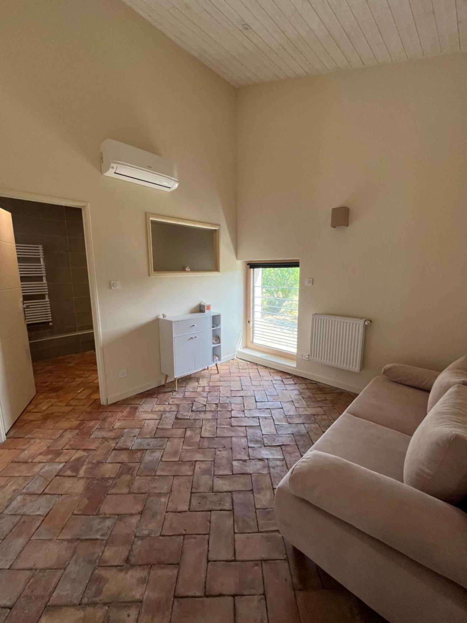 La Bergerie Des Amandiers Chambres Et Table D'Hotes Malataverne Εξωτερικό φωτογραφία